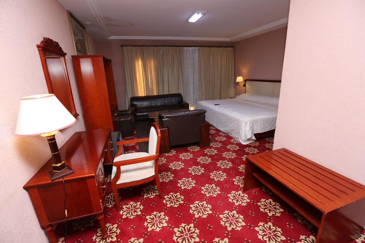 Palace Hotel Ouagadougou Buitenkant foto