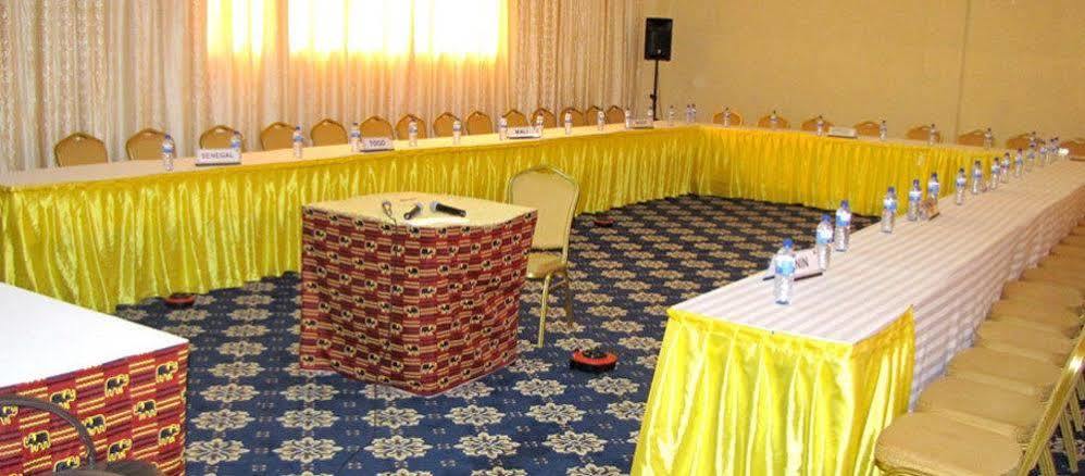 Palace Hotel Ouagadougou Buitenkant foto